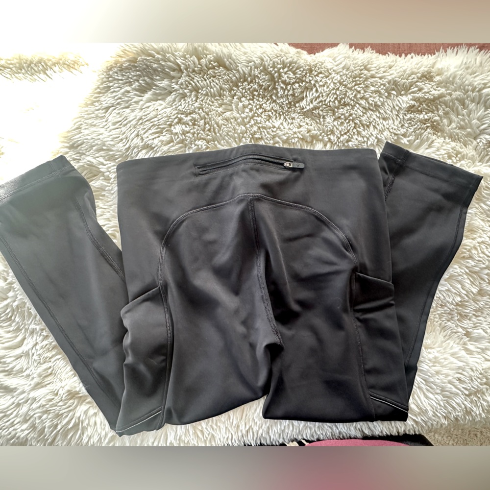 EUC Base Pace Lululemon black leggings size medium 8